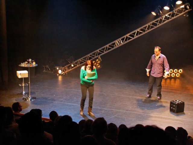 Haut les mains, c'est un stand-up!